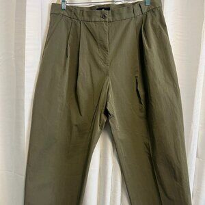 Banana Republic Olive Green Cropped Pants Women’s  High Waist